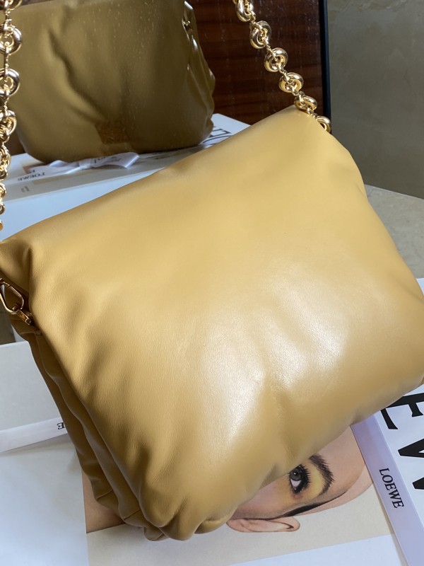 Loewe 244 3