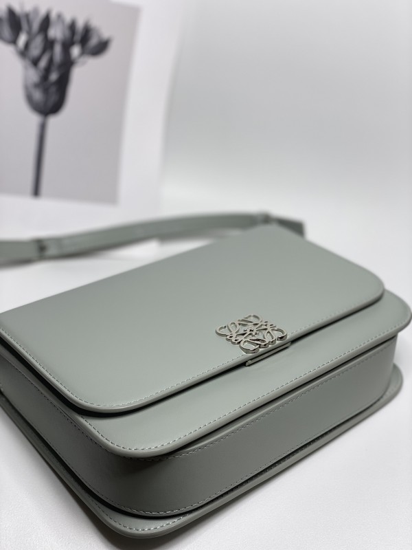Loewe 246 3
