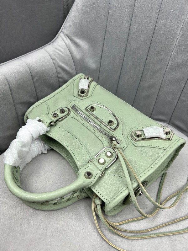 Balenciaga 020 4