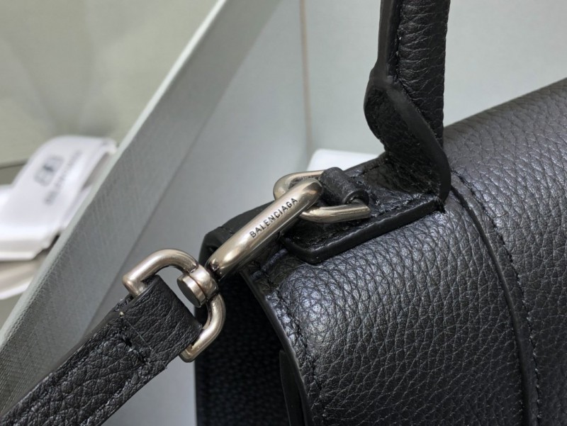 Balenciaga 110 4