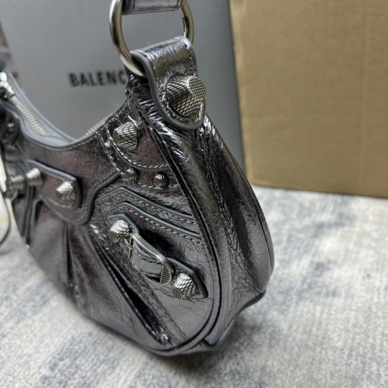 Balenciaga 130 4