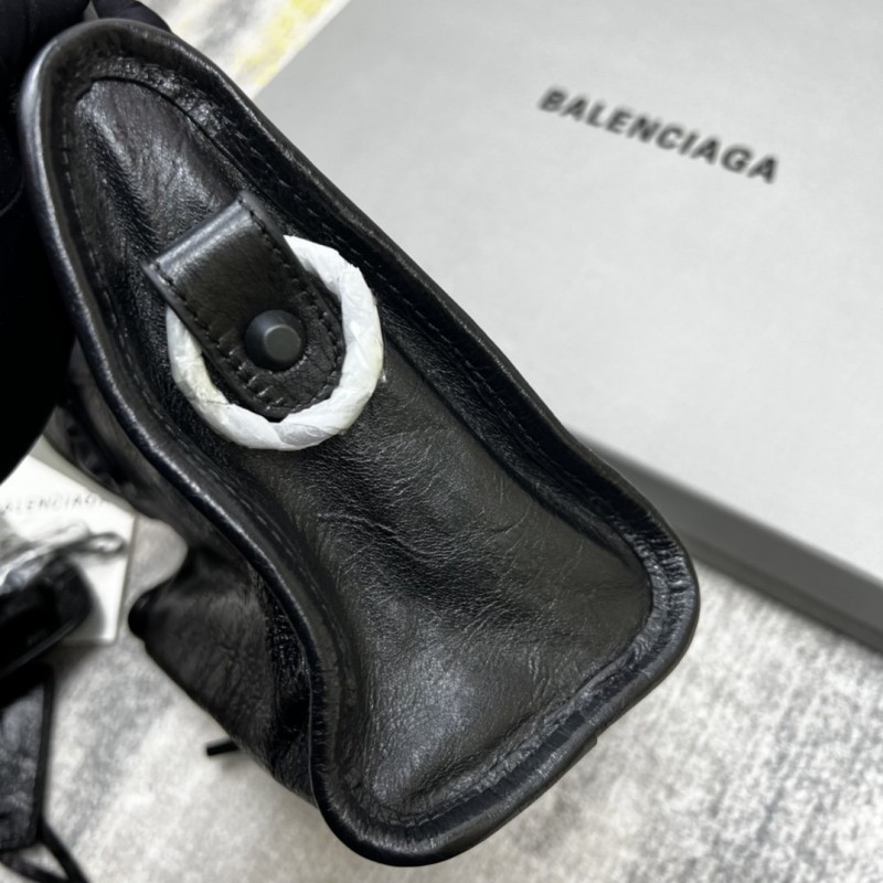 Balenciaga 157 4