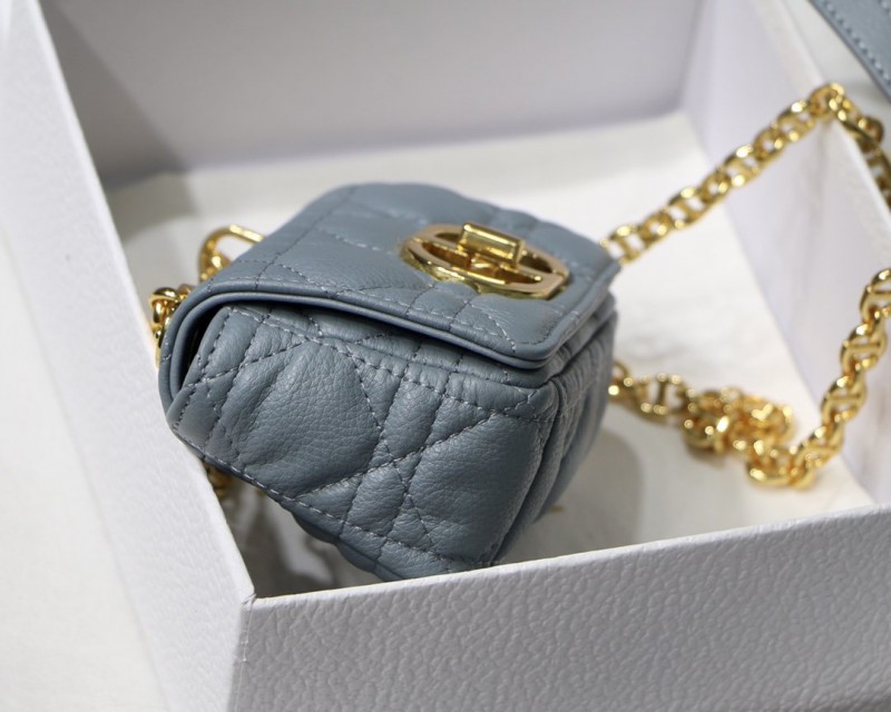 Dior 052 4