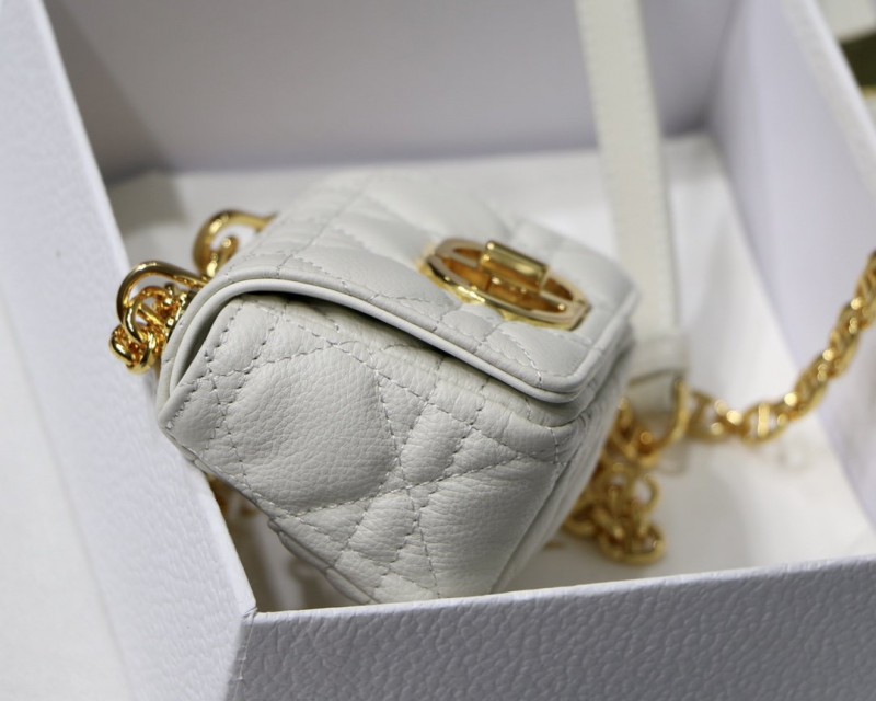 Dior 056 4