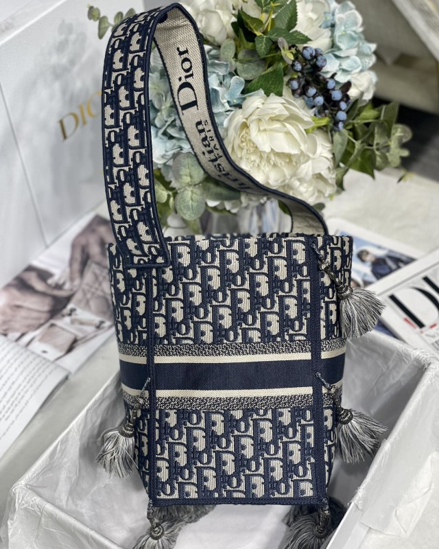 Dior 133 4