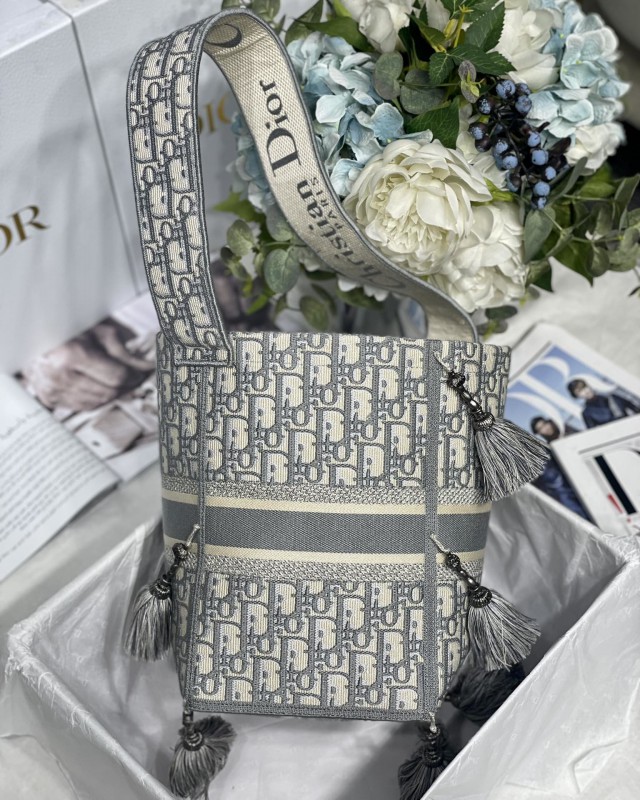 Dior 134 4