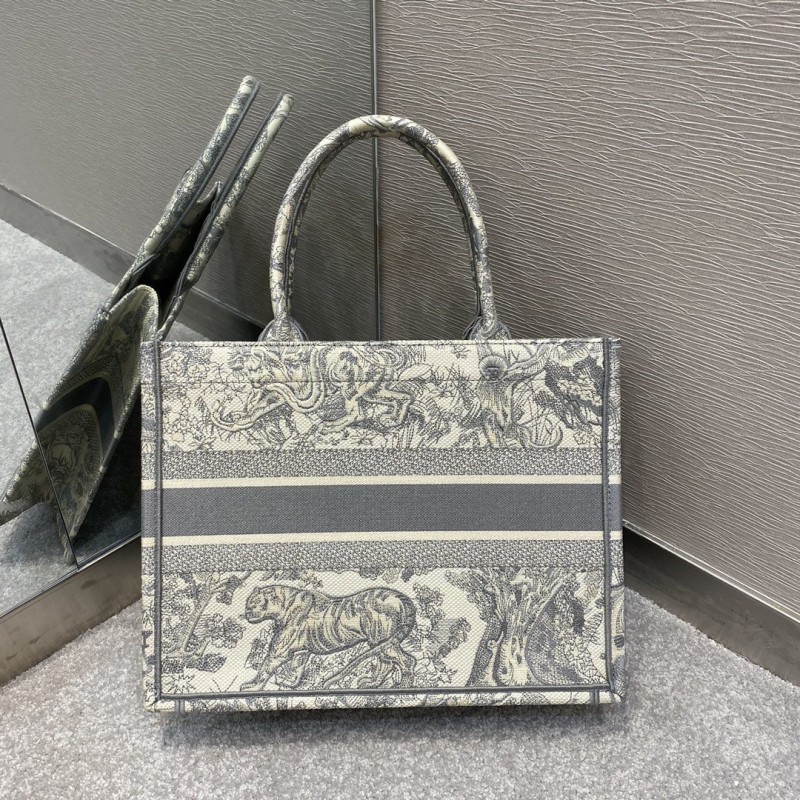 Dior 208 4