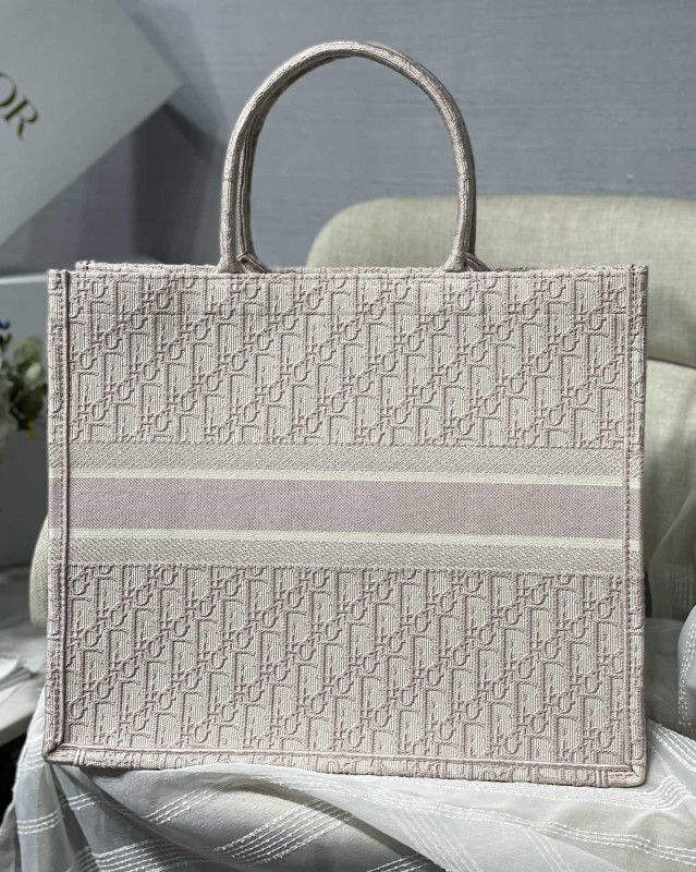 Dior 220 4