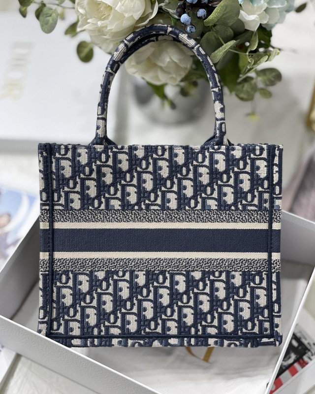 Dior 230 4