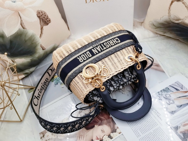 Dior 242 4