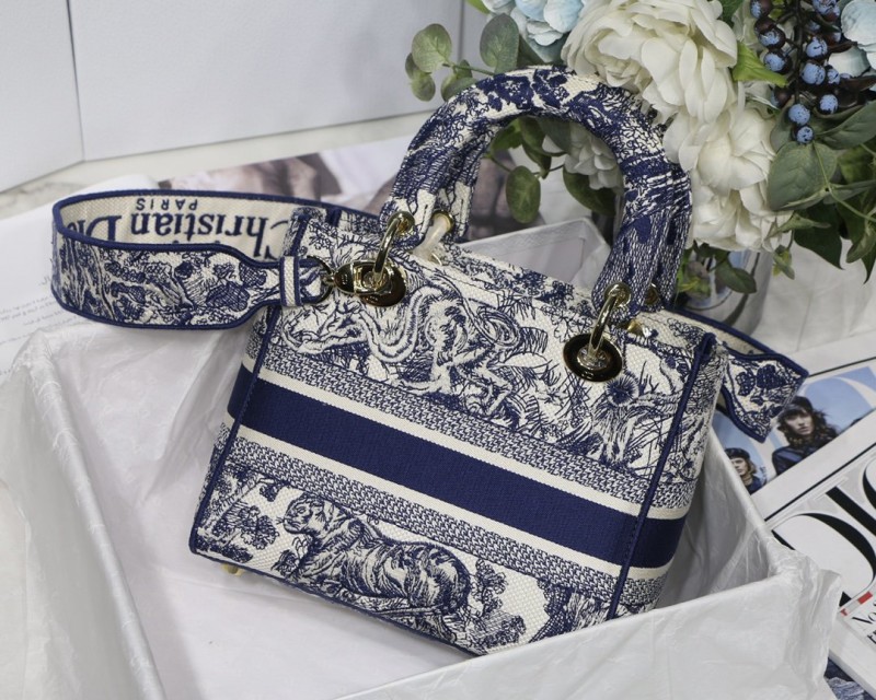 Dior 261 4