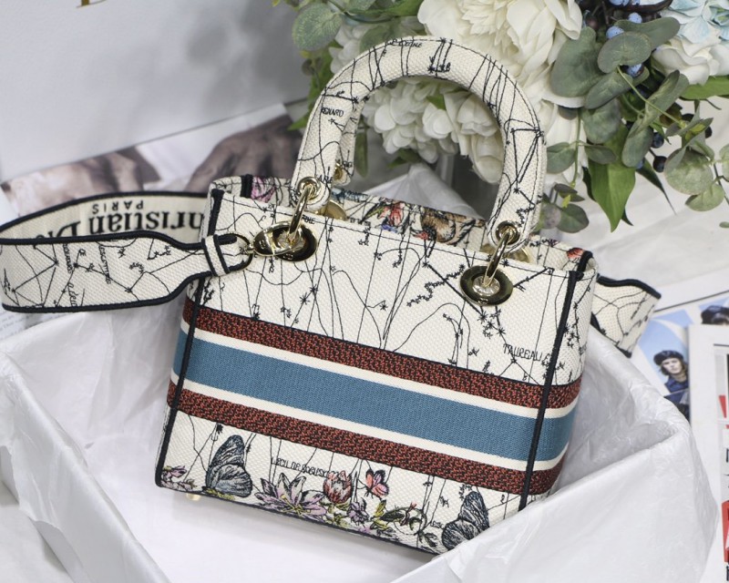 Dior 272 4