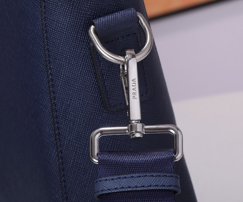 Prada 002 4