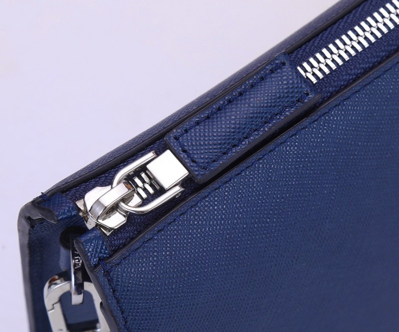 Prada 003 4