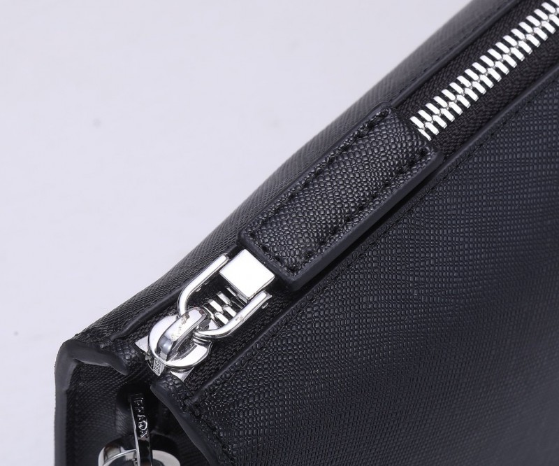 Prada 007 4