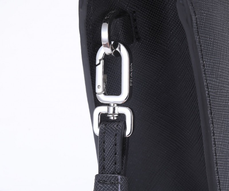 Prada 016 4