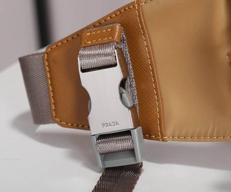 Prada 018 4