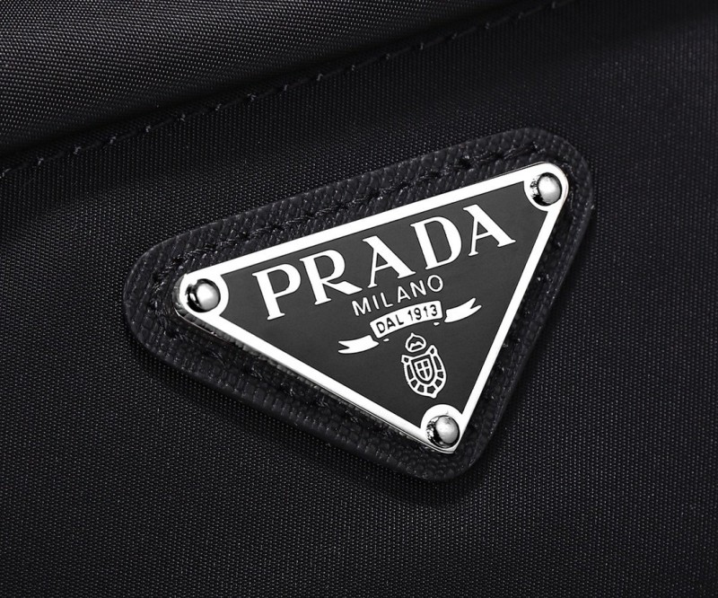 Prada 048 4