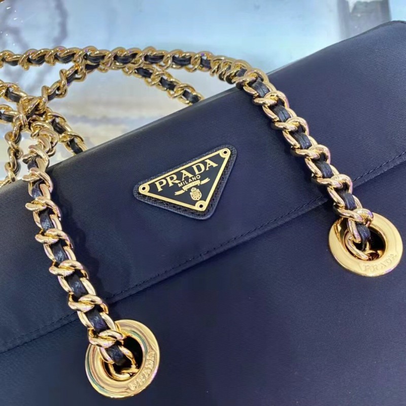 Prada 060 4