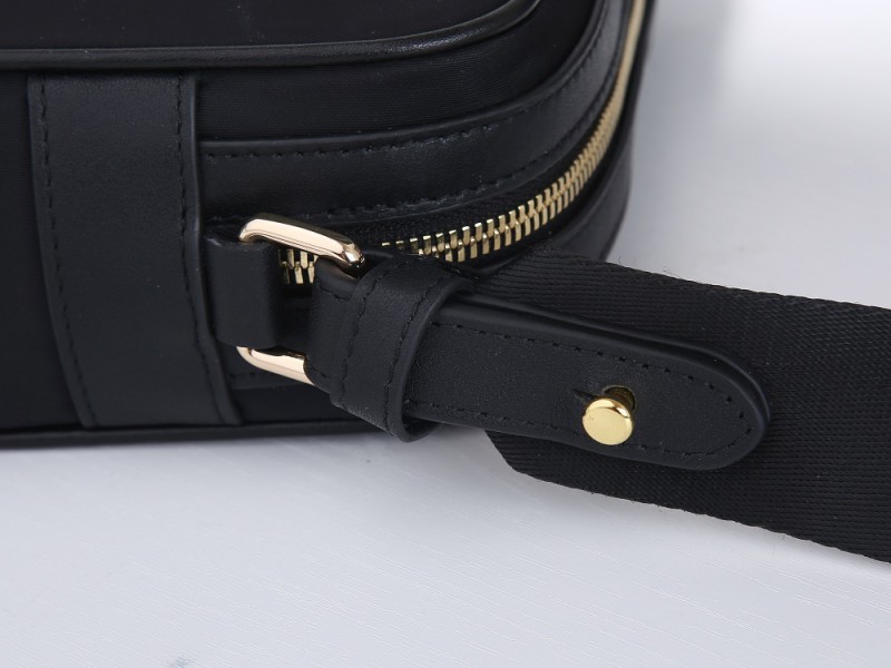 Prada 061 4