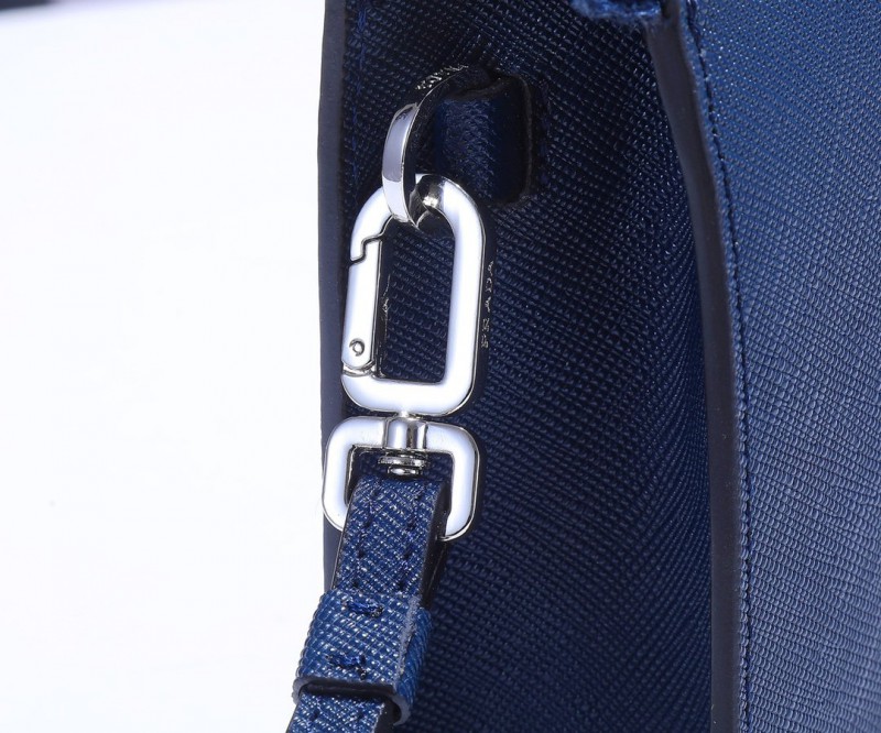 Prada 062 4