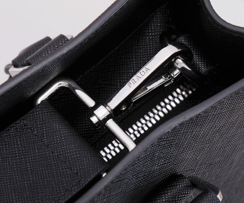 Prada 098 4