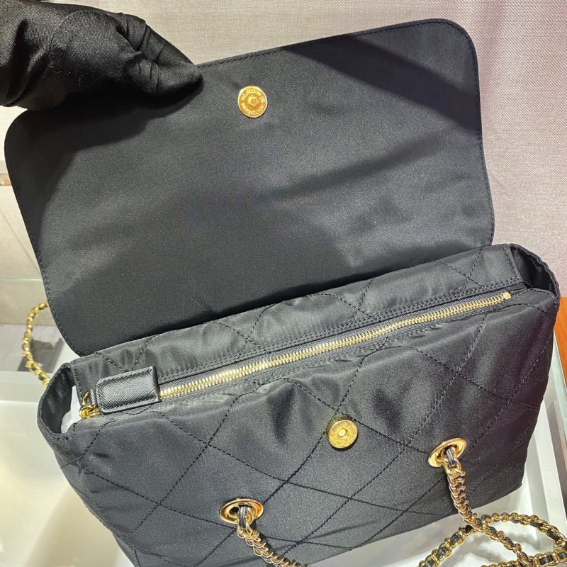 Prada 099 4