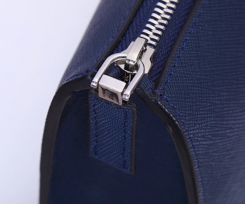 Prada 108 4