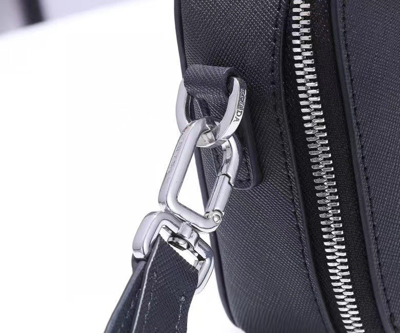 Prada 117 4
