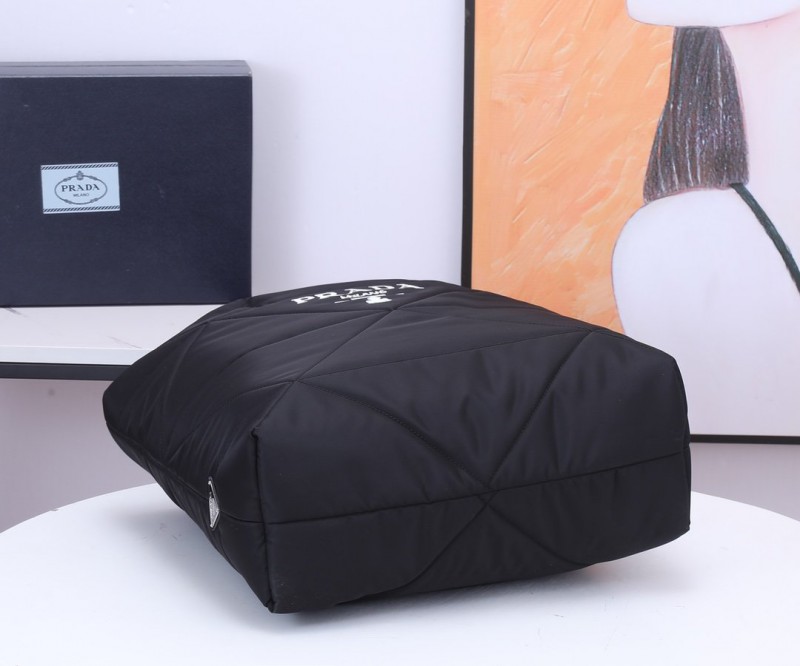 Prada 122 4