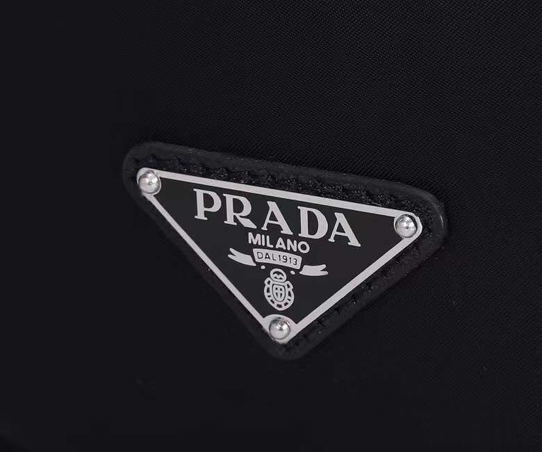 Prada 136 4