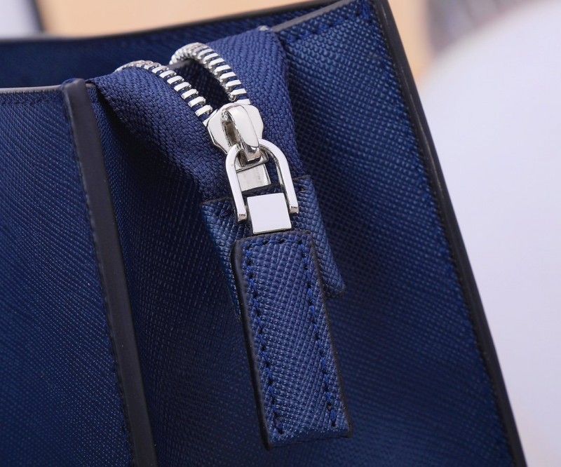 Prada 138 4