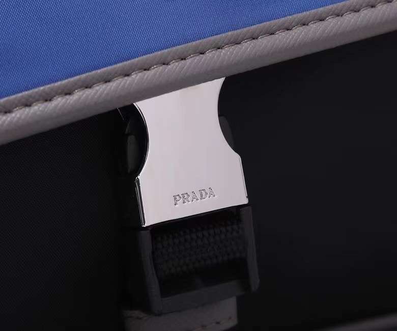 Prada 142 4