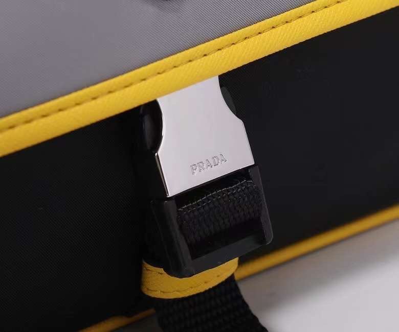 Prada 162 4