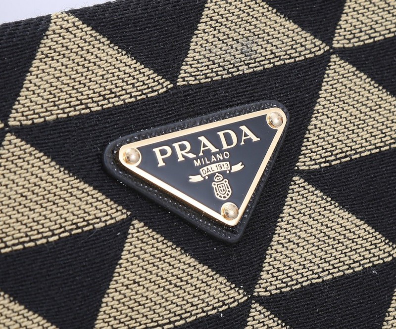 Prada 211 4