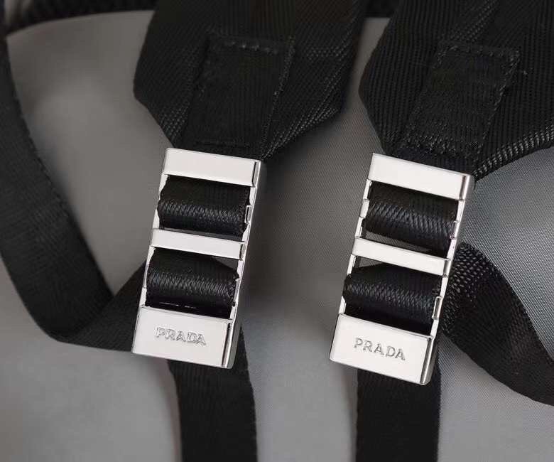 Prada 215 4