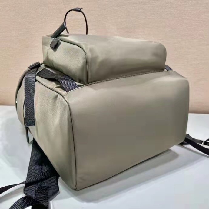 Prada 218 4