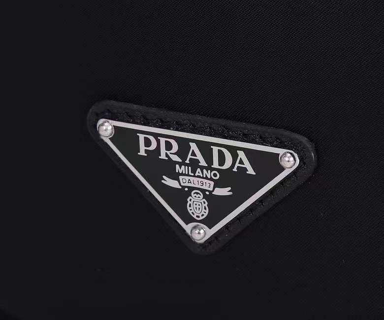 Prada 226 4