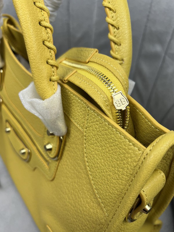 Balenciaga 060 4