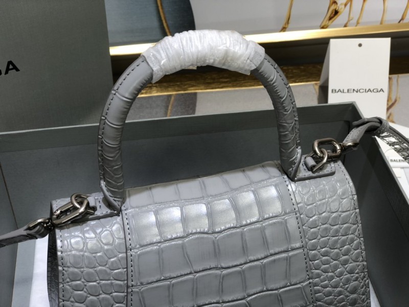 Balenciaga 103 4