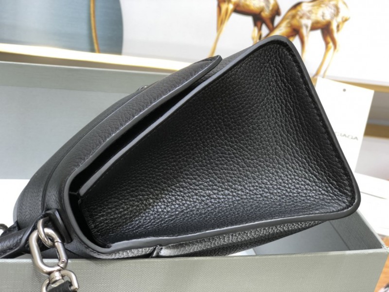 Balenciaga 106 4