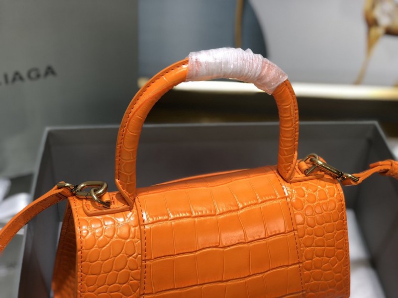 Balenciaga 107 4