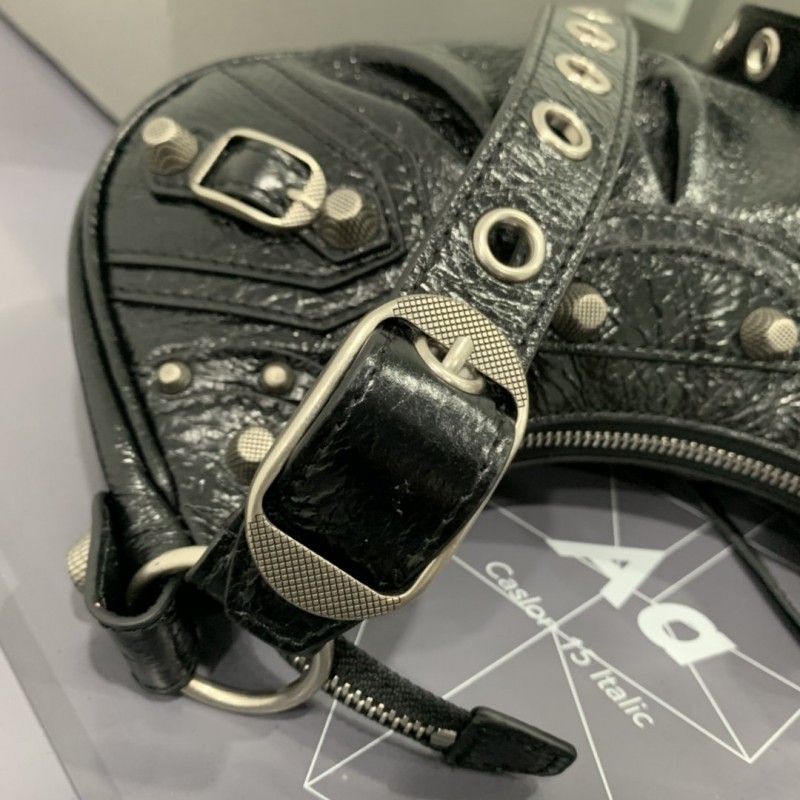 Balenciaga 128 4