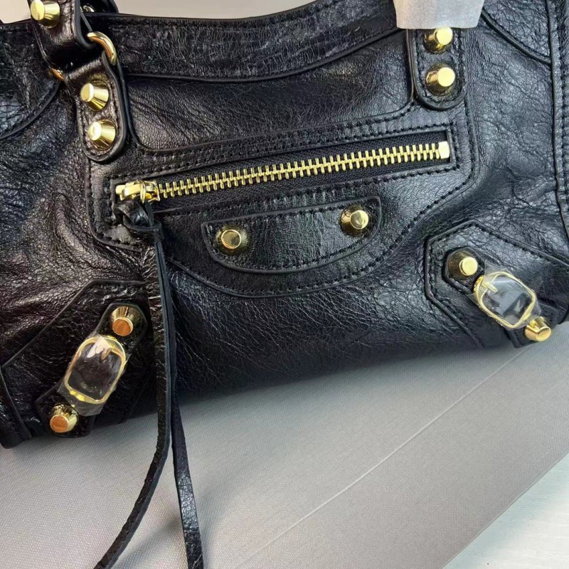 Balenciaga 141 4