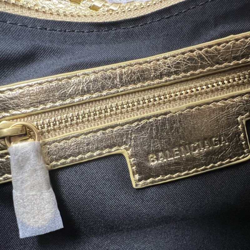 Balenciaga 144 4