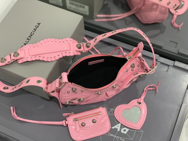 Balenciaga 129 3