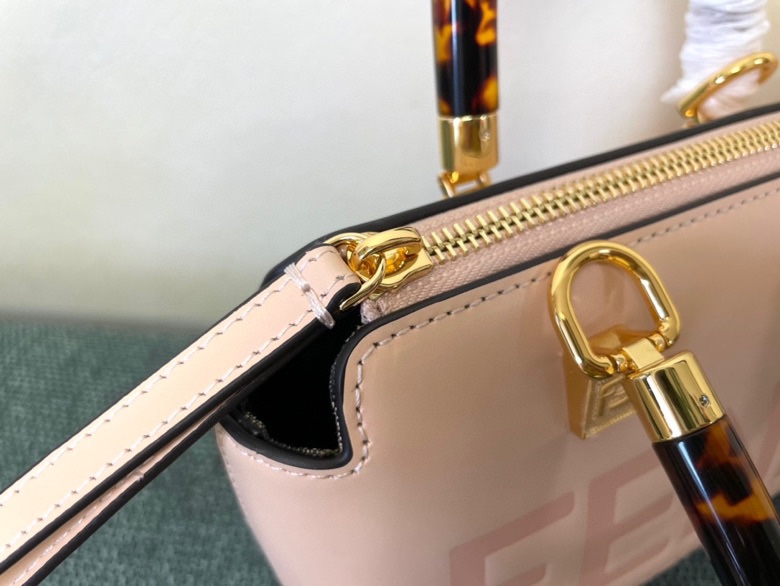 Fendi 002 4