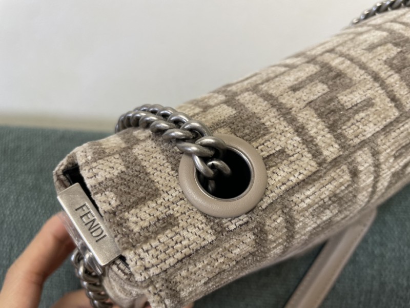 Fendi 009 4