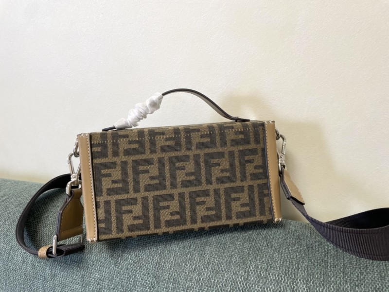 Fendi 011 4