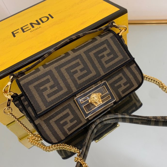 Fendi 046 4